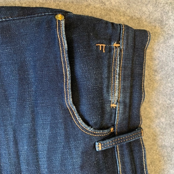 Frame Denim Le High Straight Fringe Hem Jeans in Pine Knoll - Picture 3 of 12